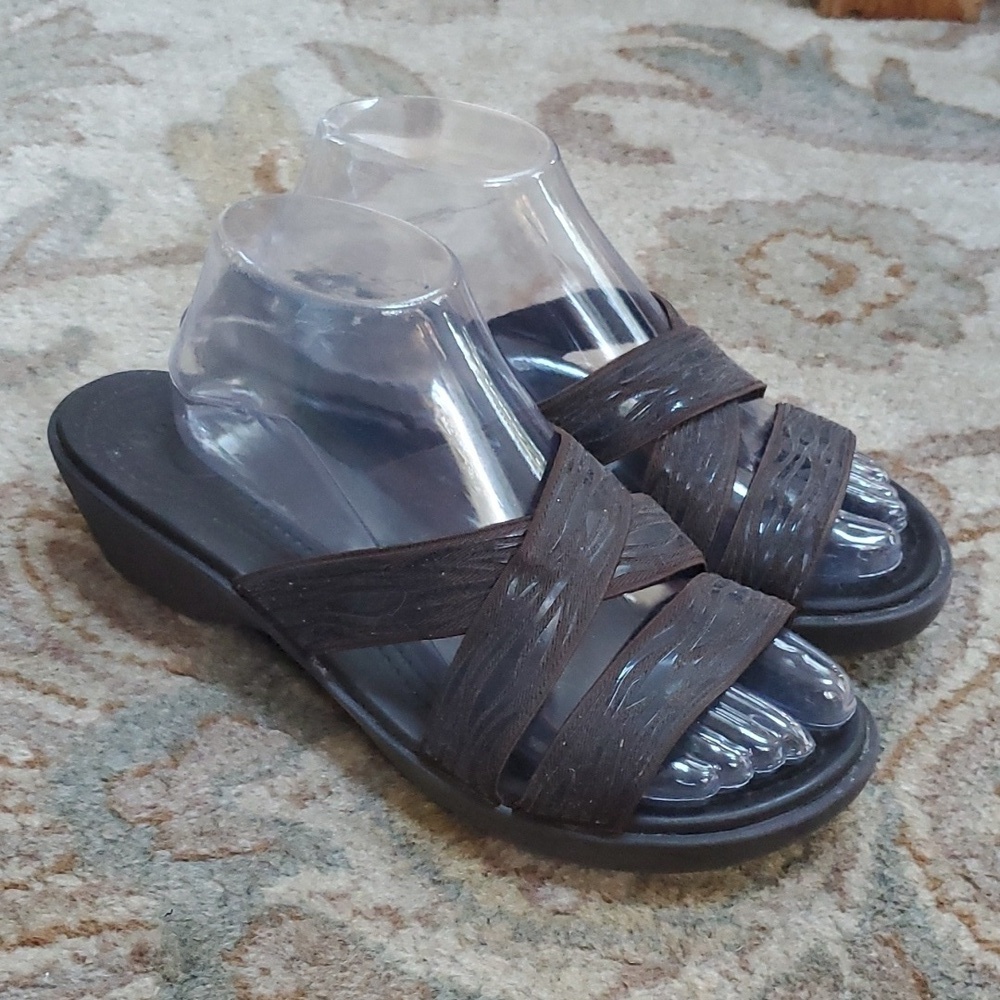 Crocs Mollala crossband brown wedge shoes